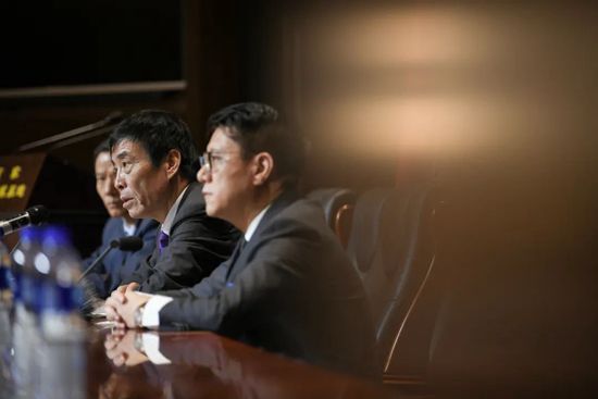 《功夫梦：融合之道》曝预告 成龙助徒弟反击霸凌 2025-04-02 4月2日，由功夫巨星成龙领衔主演的动作电影《功夫梦：融合之道》（暂译）发布“武魂觉醒”全新预告，“功夫梦”系列新作15年后再掀全球功夫热潮！