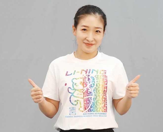 两人在片中意外穿过时空之门，重历了各自生命中至关重要的时 科林·法瑞尔新片曝光 联手蕾切尔·薇姿演爱情片 2014-02-04 希腊导演欧格斯·兰斯莫斯的影片充满争议，很多人觉得他的作品风格诡异，难以接受。